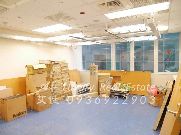 捷運西湖港墘內科辦公
