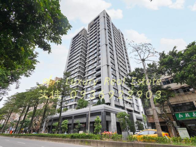 璞真永吉挑高金店面