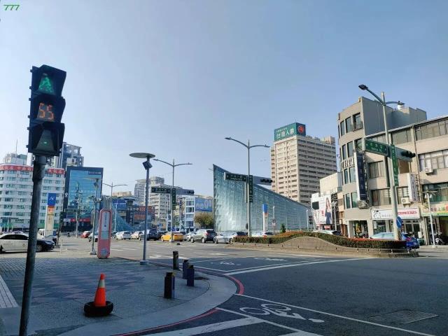 高雄新興區透天-10