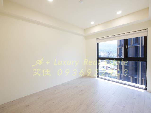 新美齊心岳