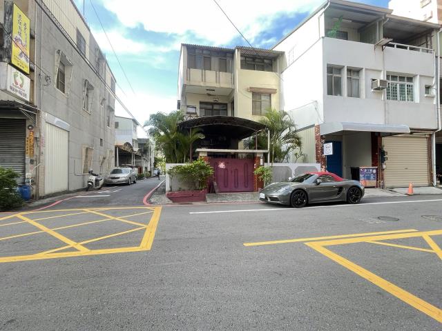 高雄岡山透天-1