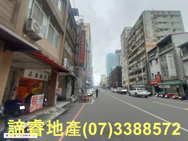高雄前金透天-7