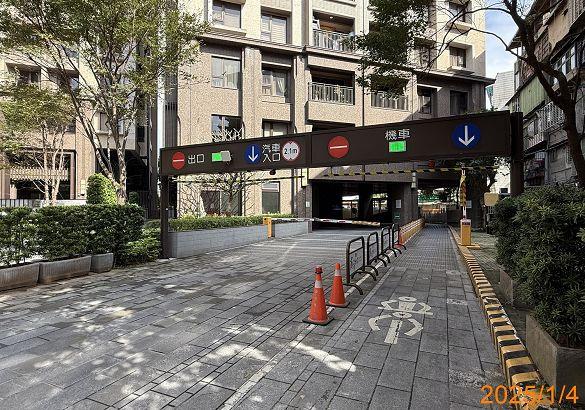 新北土城大樓法拍-8