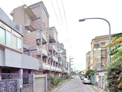 新北八里透天法拍-2