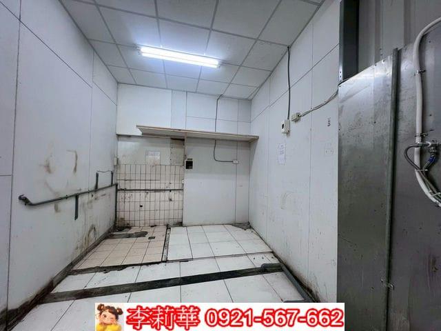 東區店面-11