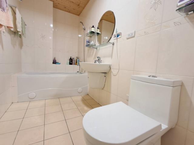 台中西區透天-8