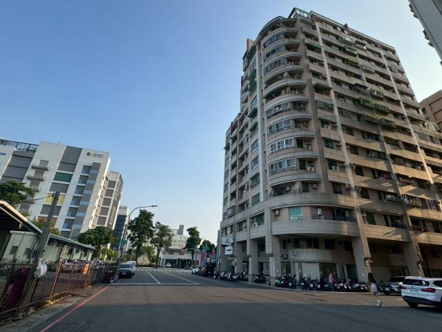 楠梓法拍大樓-7