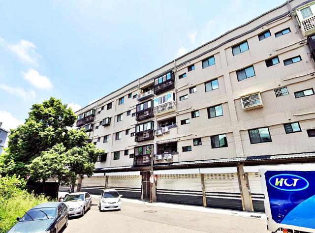 湖口鄉新生路三房車位