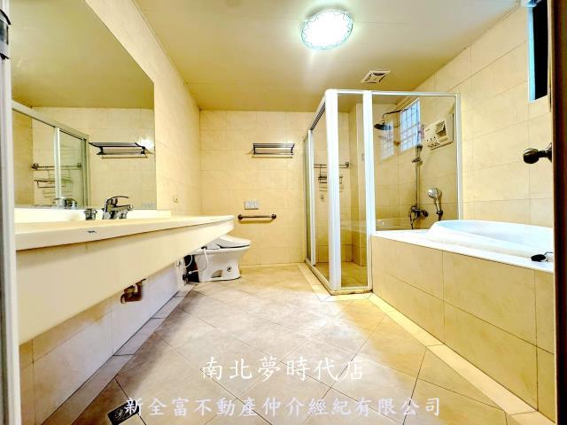 台南安平透天-12