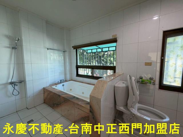 台南南區透天-13