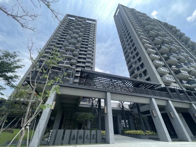 高雄橋頭大樓-1