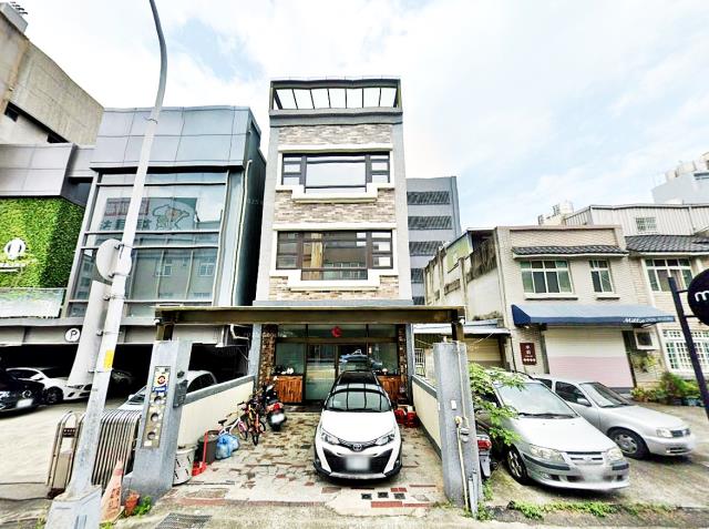 竹北市嘉興路透天店墅