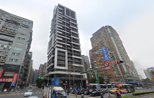 三重華廈法拍-1