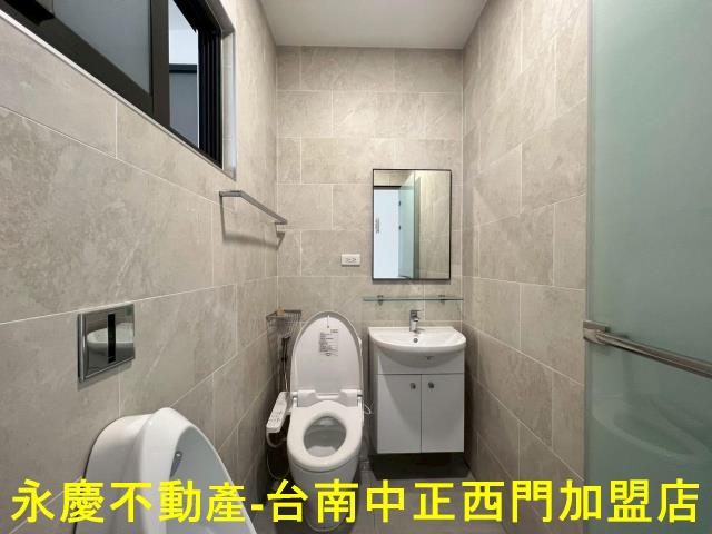 台南南區透天-12