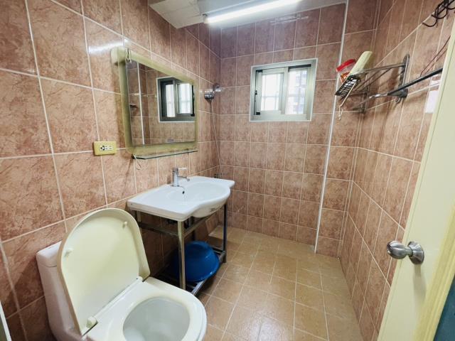 高雄新興區公寓-13