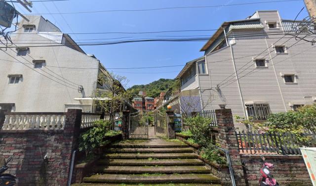 安樂區法拍透天-1