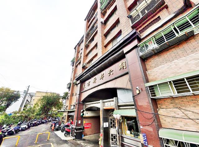 竹東鎮光武街四房車位