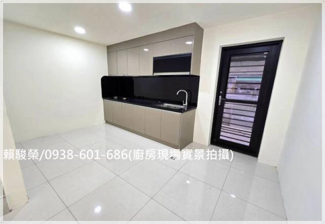 龍潭交流道大路寬透天