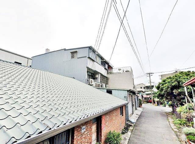 東區拍賣透天-4