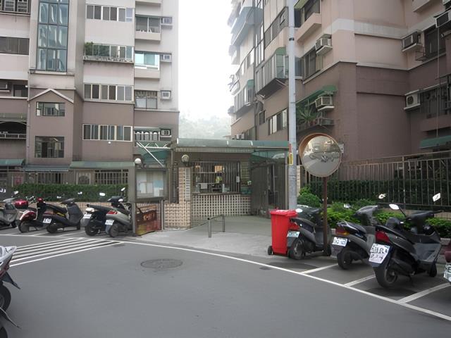 新北五股法拍大樓-3