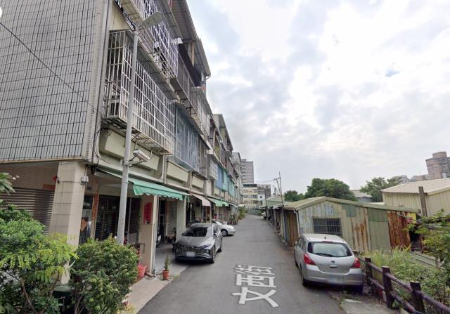 高雄鳳山拍賣透天-4