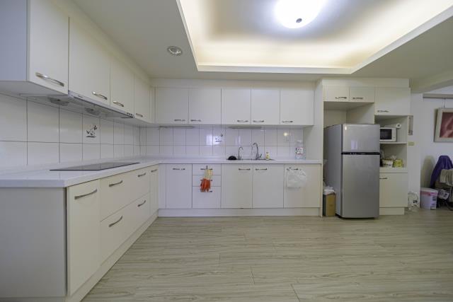 高雄新興區大樓-3