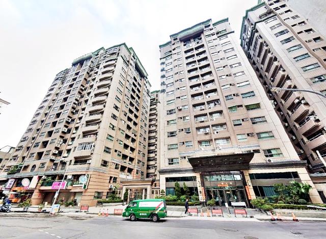 北區拍賣大樓-2