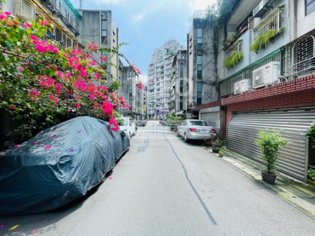 信義區法拍公寓-6