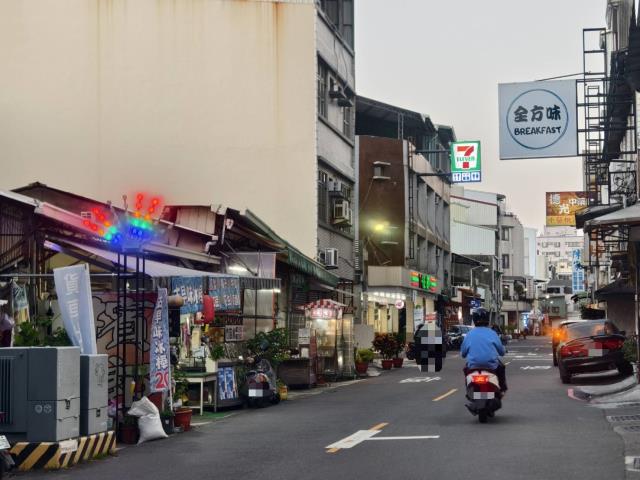 台南東區透天-12