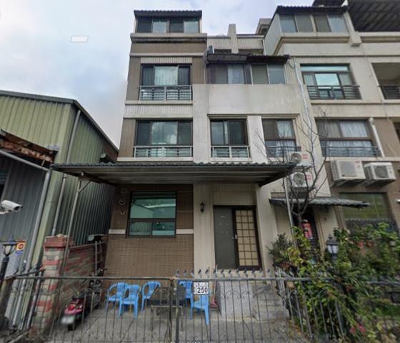 新北八里法拍透天-2