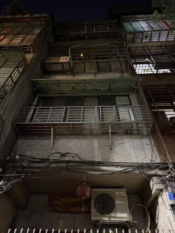 三重法拍透天-6