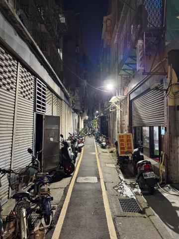 三重法拍透天-10
