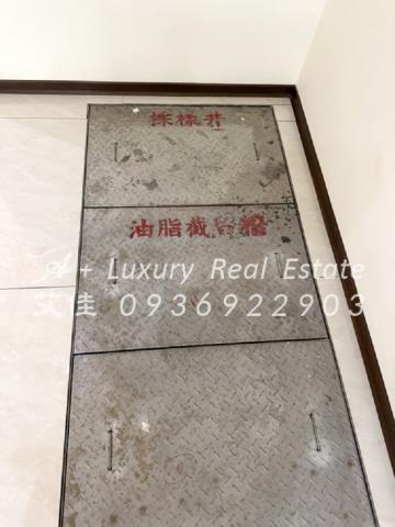 天母常玉