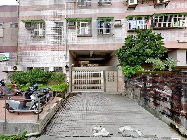 新北三芝法拍大樓-9