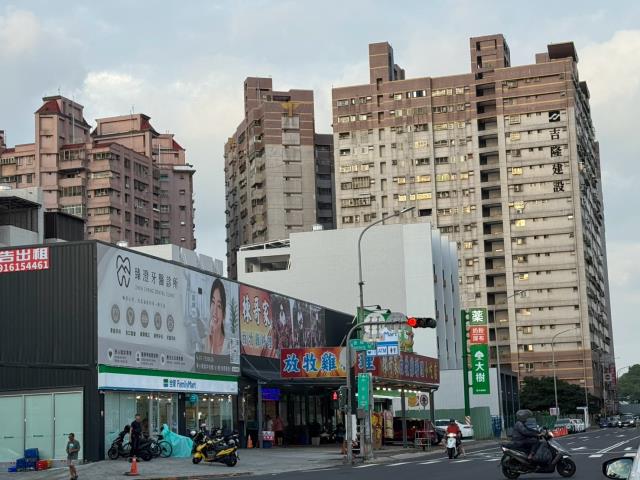 高雄小港法拍大樓-7