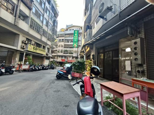 東區透天-12
