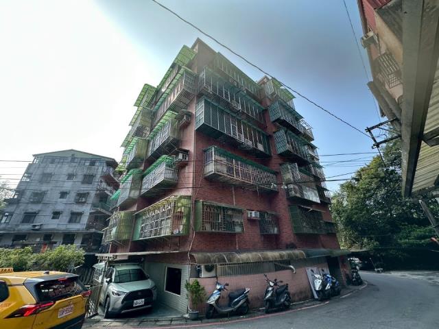 新北新店華廈法拍-1