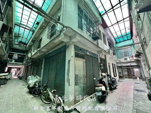 高雄鹽埕透天-1
