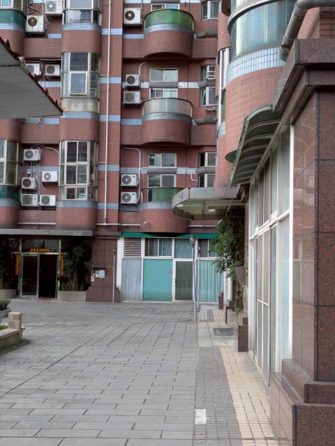 新北大樓法拍-2