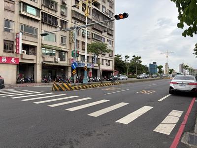新北八里拍賣大樓-4